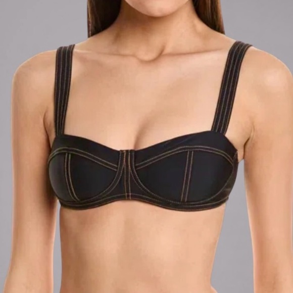 Devon Windsor - Picture 2 of 16